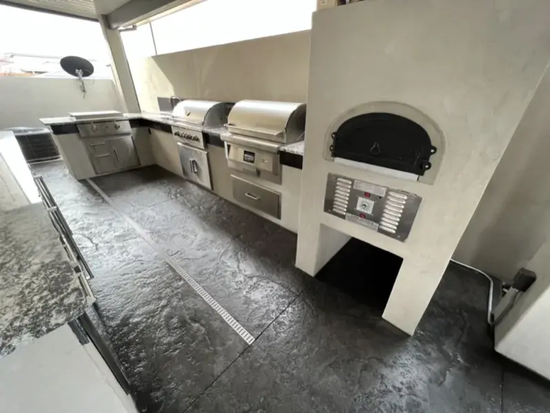 chandlercustomhomes/Pool And Cabana/CB3548F6-8B6C-4D42-A5F6-A5A9E9176EF3_1_105_c_yoirec