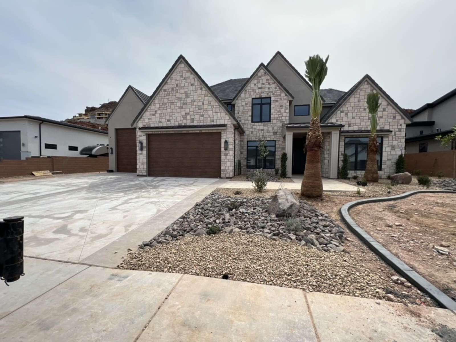 Maple Estates Exterior